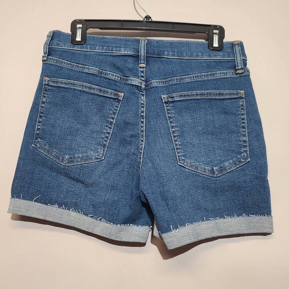 GAP 5" Mid Rise Denim Jean Short Size 4 - Picture 2 of 4